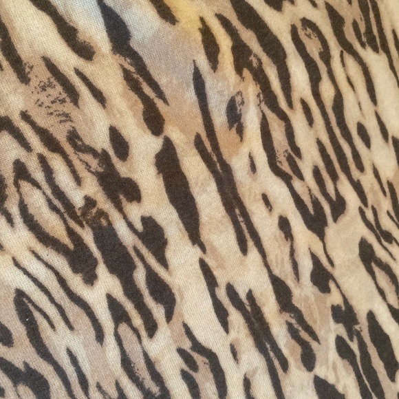 Express Zebra Print Sweatshirt, S

Oversized, Very Soft - Picture 3 of 9